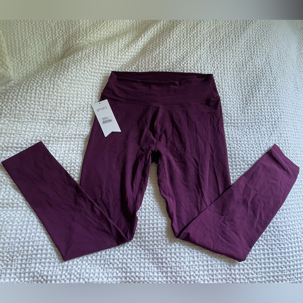 NWT Stori brand leggings by Katy Hearn, size 10, mulberry